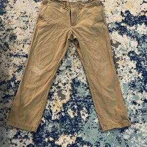 Men’s khaki pants
